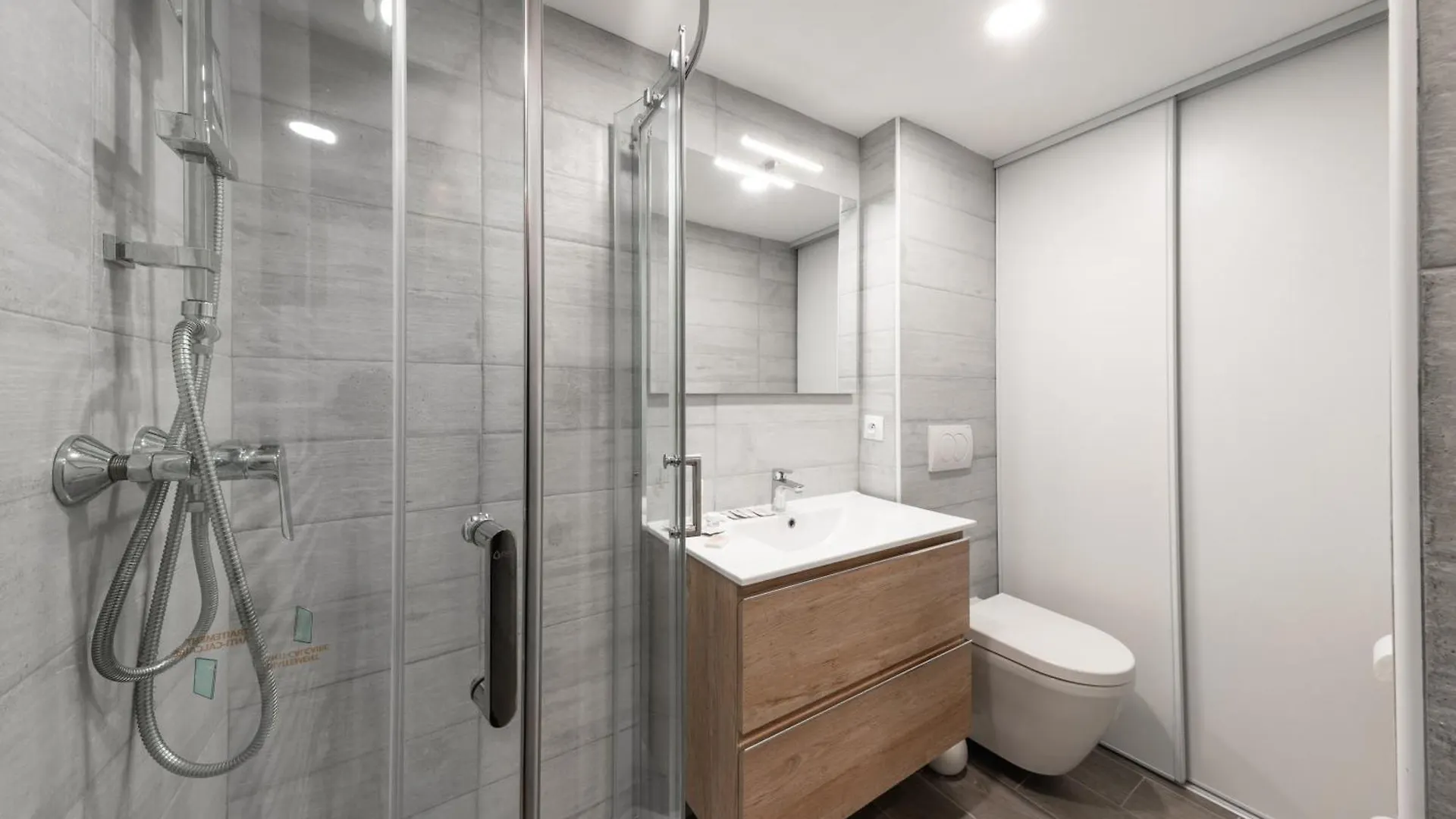Апартаменты Serre Chevalier Chantemerle Grand Appartement 150 M2 Dans Chalet Familial Сен-Шафре